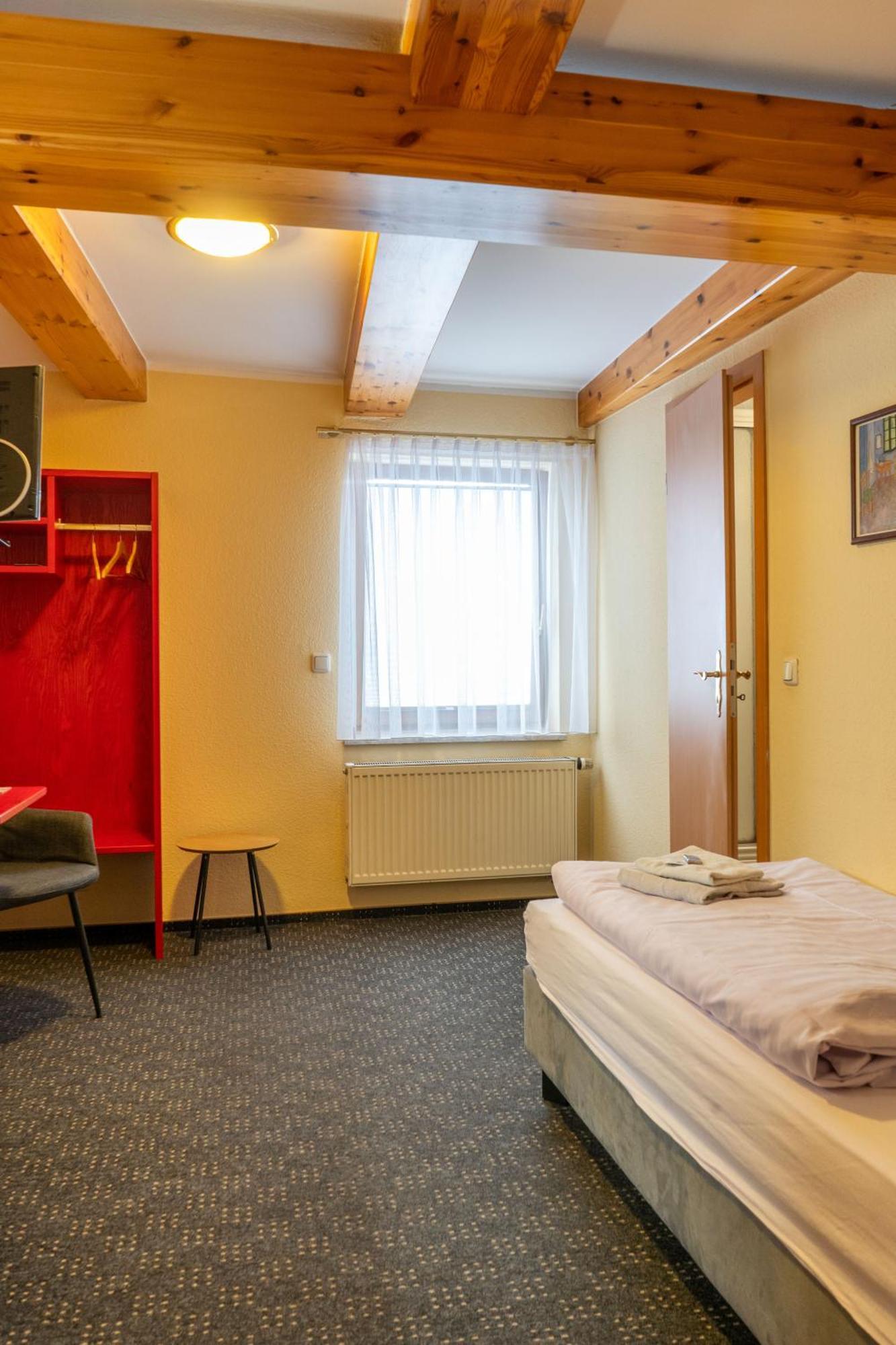 Pension & Ferienwohnungen Toepferstueb'L Saalfeld Saale Exterior photo