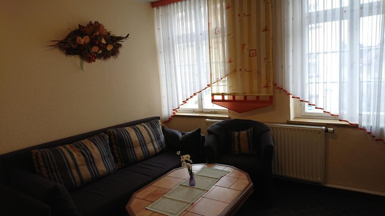 Pension & Ferienwohnungen Toepferstueb'L Saalfeld Saale Exterior photo